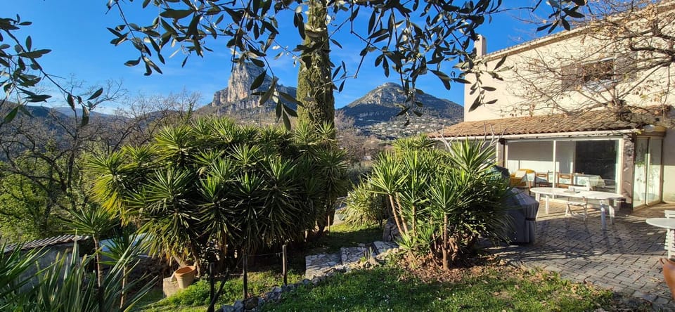 Garden view, Mountain view
