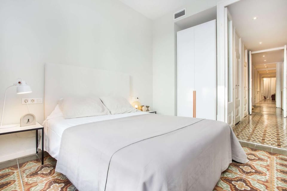 The Collection Barcelona - 4bedroom apart with balcony in Las Ramblas 1 1 Apartment in Barcelona