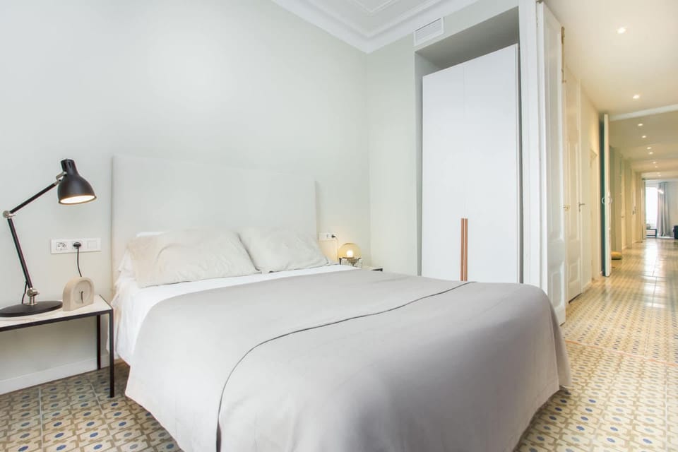 The Collection Barcelona - 4bedroom apart with balcony in Las Ramblas 3-2 Apartment in Barcelona