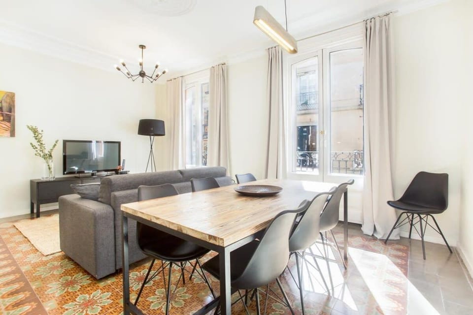 The Collection Barcelona - 4 bedroom apartment with a balcony in Las Ramblas 2 2 Apartment in Barcelona