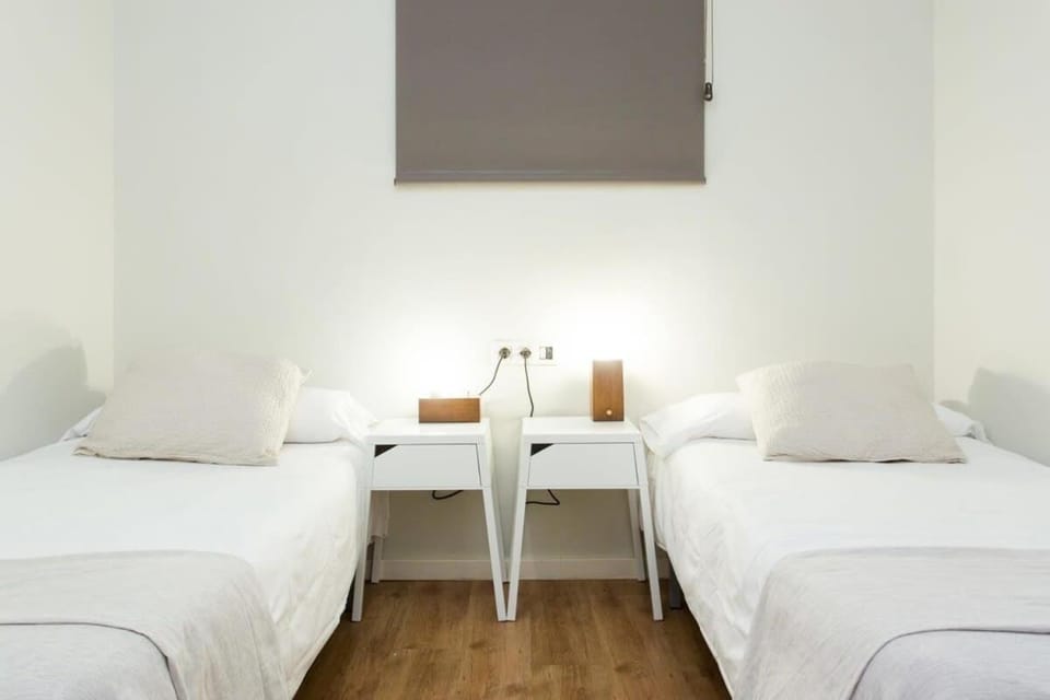 The Collection Barcelona - Bright and modern 4bedroom with terrace in Las Ramblas P1 Apartment in Barcelona