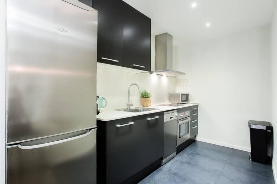 The Collection Barcelona - Bright and modern 3bedroom in Las Ramblas 3 1B Apartment in Barcelona