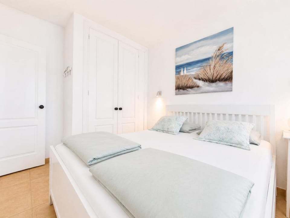 Bed, Bedroom, Garden view, wardrobe