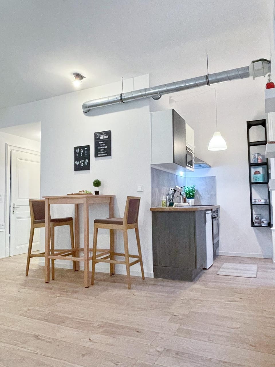 Dining area, Communal kitchen