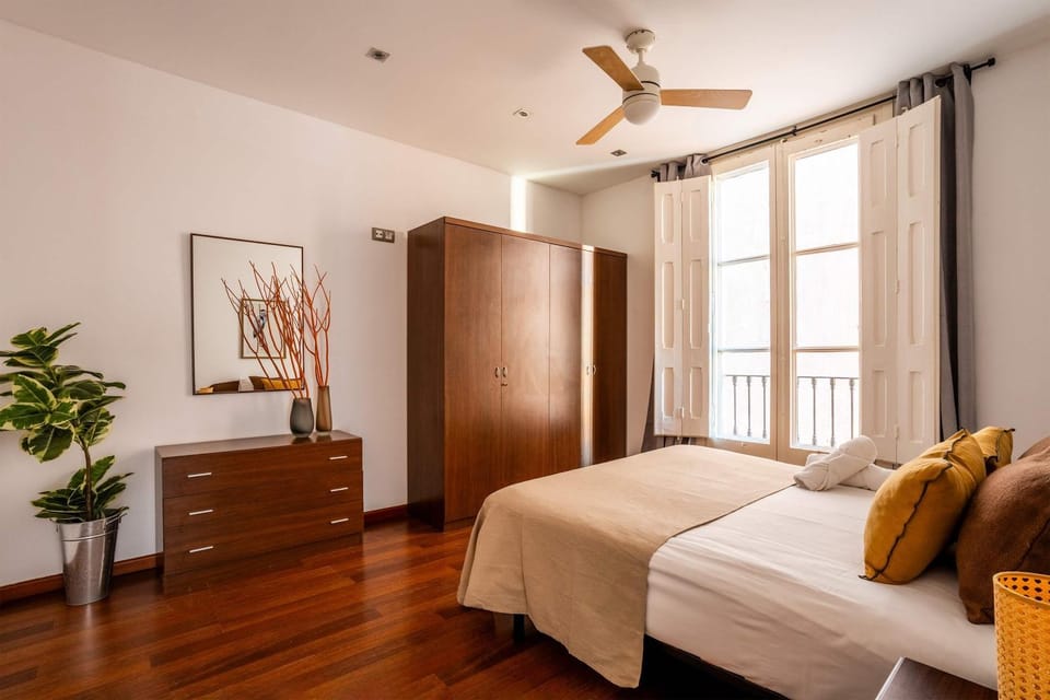 The Collection Barcelona - Plaza Urquinaona 3-Bedroom Suite Apartment in Barcelona