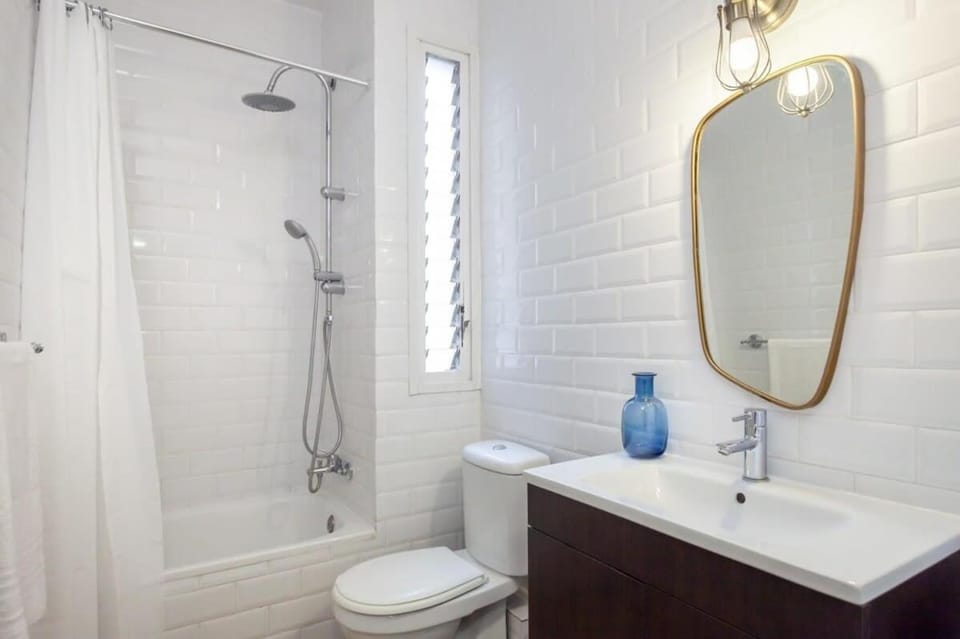 The Collection Barcelona - Exclusive Huge 4 Double Bedroom City Center Apartment in Barcelona