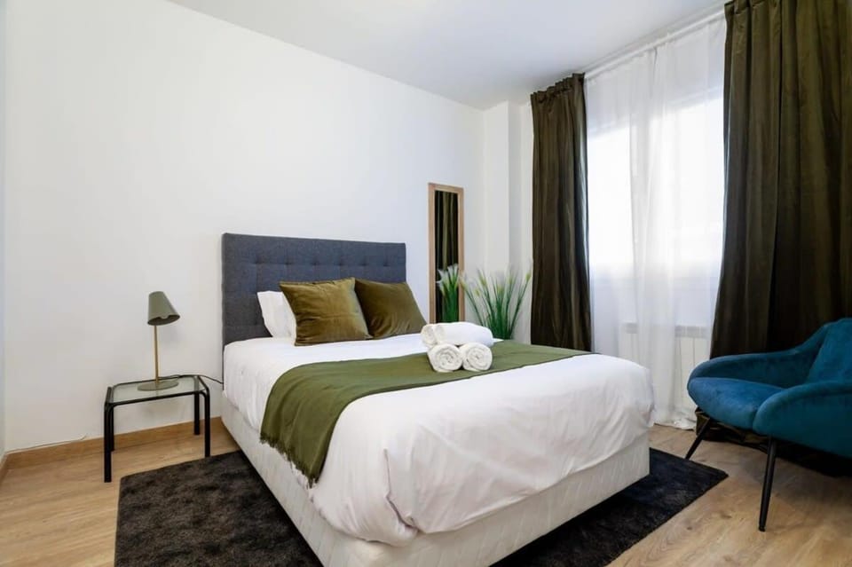 The Collection Barcelona - Exclusive Huge 4 Double Bedroom City Center Apartment in Barcelona