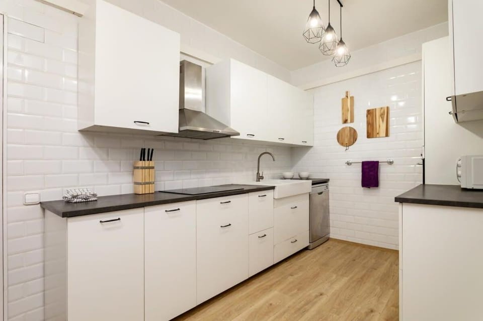 The Collection Barcelona - Exclusive Huge 4 Double Bedroom City Center Apartment in Barcelona
