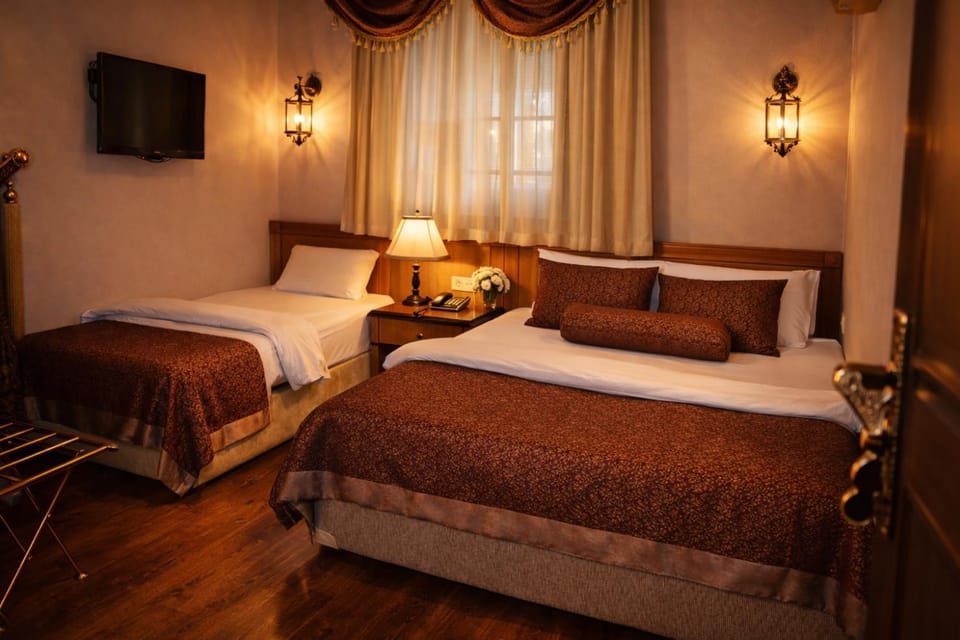 Bed, Photo of the whole room, Bedroom, Garden view, Family, acessibility