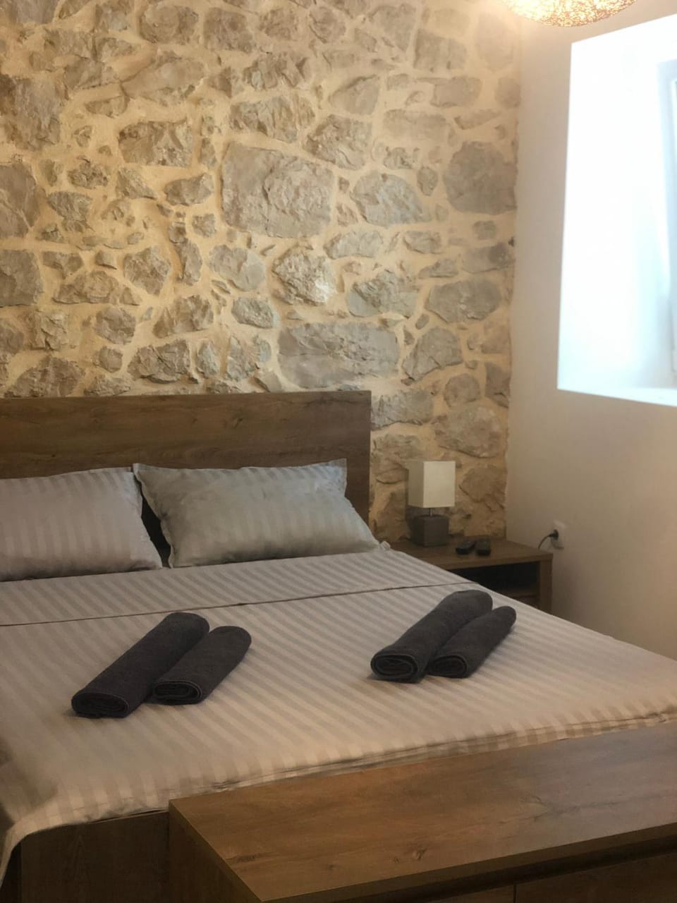 Bed, Bedroom, towels