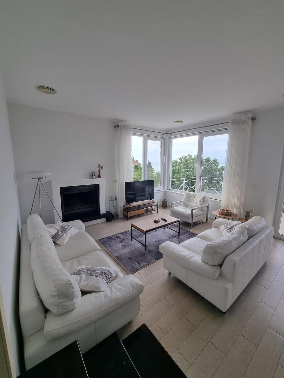 Communal lounge/ TV room, Living room