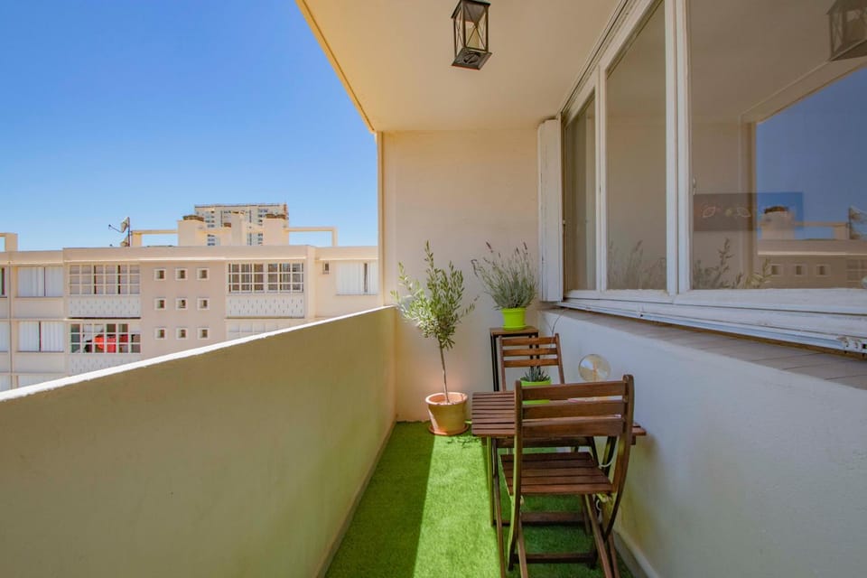 Beau T4 traversant avec superbe emplacement Apartment in Toulon
