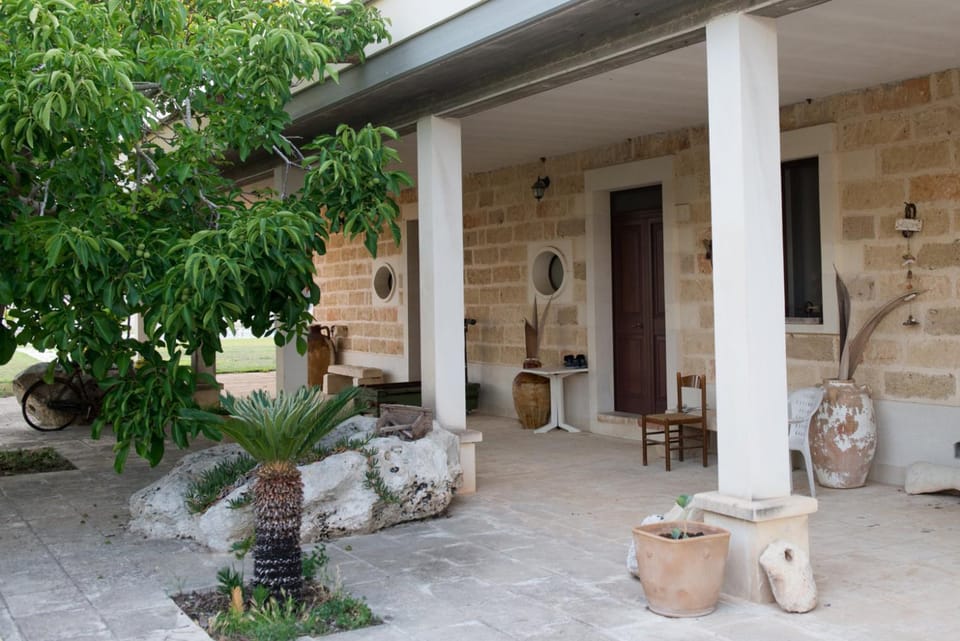 Patio, Facade/entrance