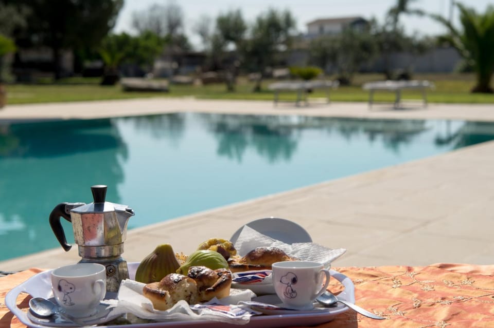 Food and drinks, Food, Swimming pool, Swimming pool, Breakfast