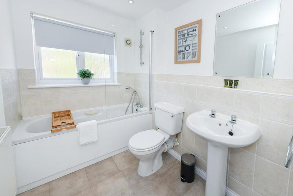 Wenlock House - Spacious 3bed in West Bridgford Bed and Breakfast in Nottingham
