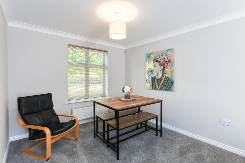 Wenlock House - Spacious 3bed in West Bridgford Bed and Breakfast in Nottingham
