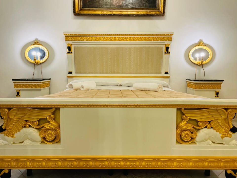 Coffee/tea facilities, View (from property/room), Decorative detail, Bedroom, air conditioner