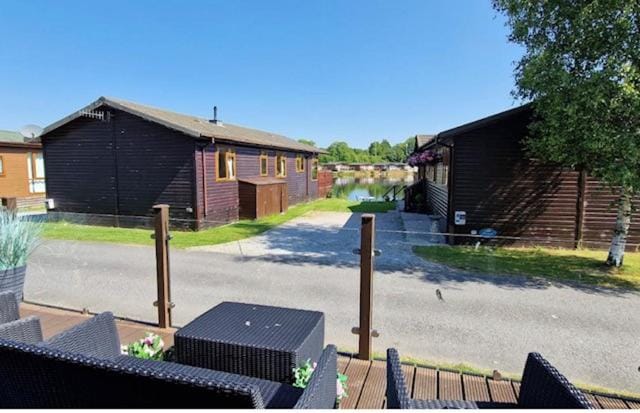 Lakeside 18 Campground/ 
RV Resort in England