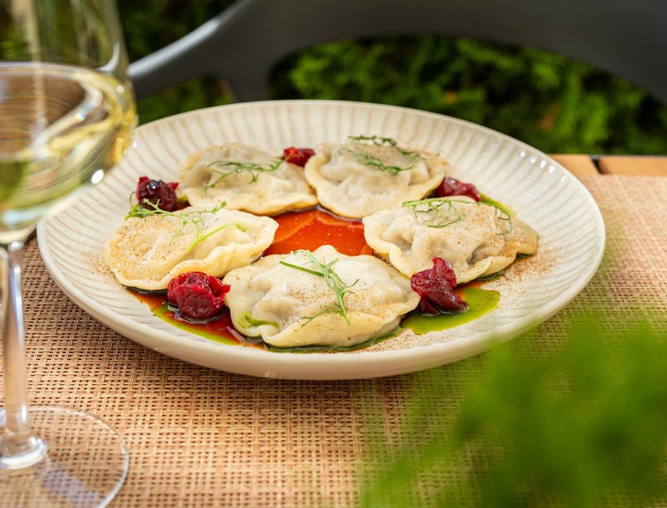 Restaurant/places to eat, Food and drinks