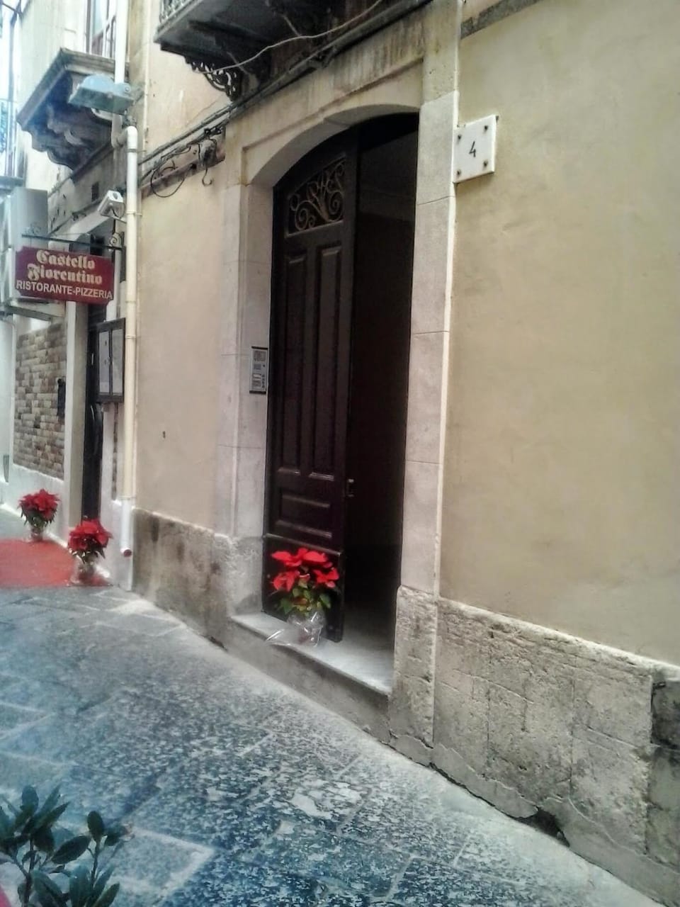 Facade/entrance, Decorative detail