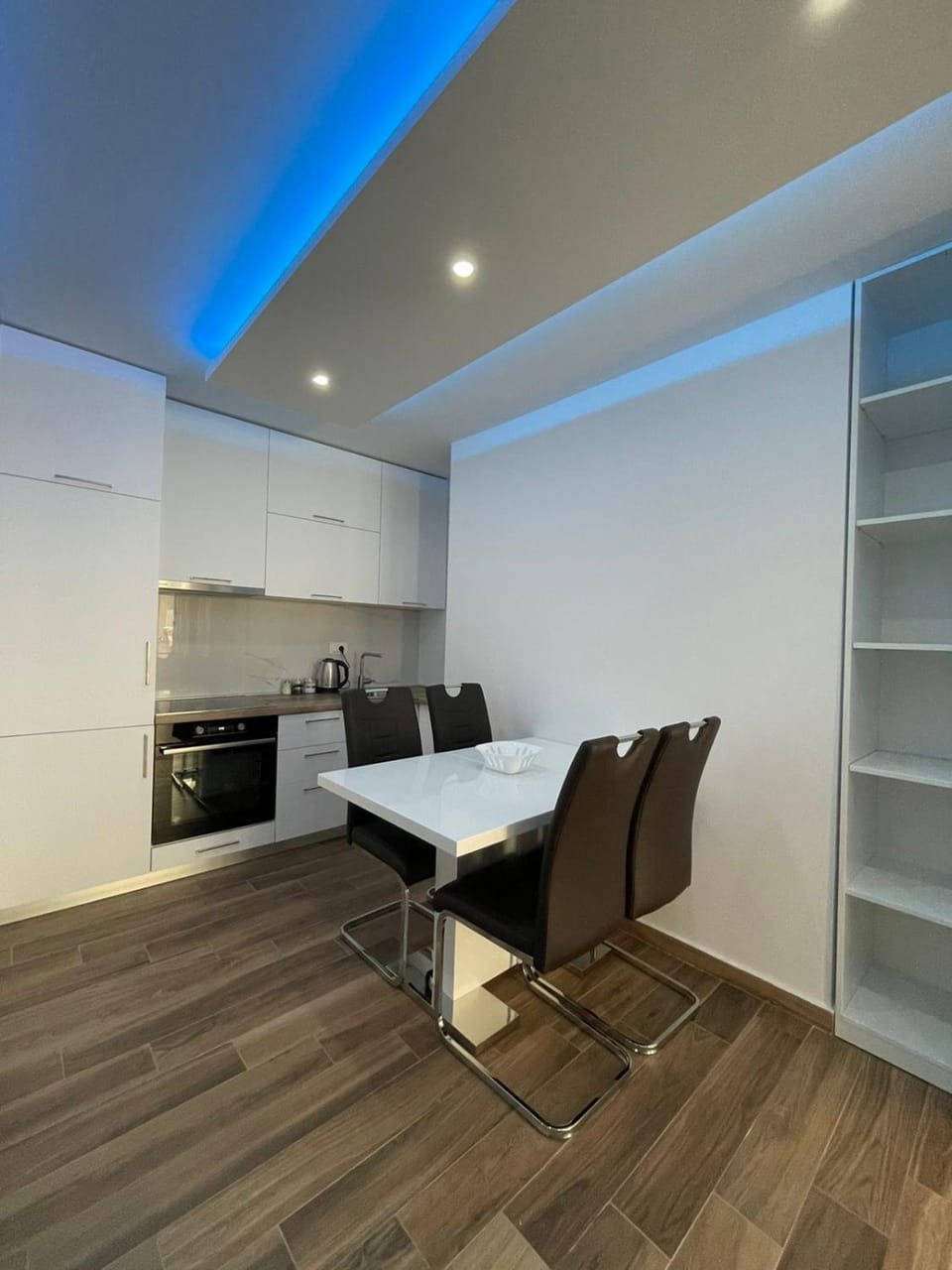 Dining area, Communal kitchen