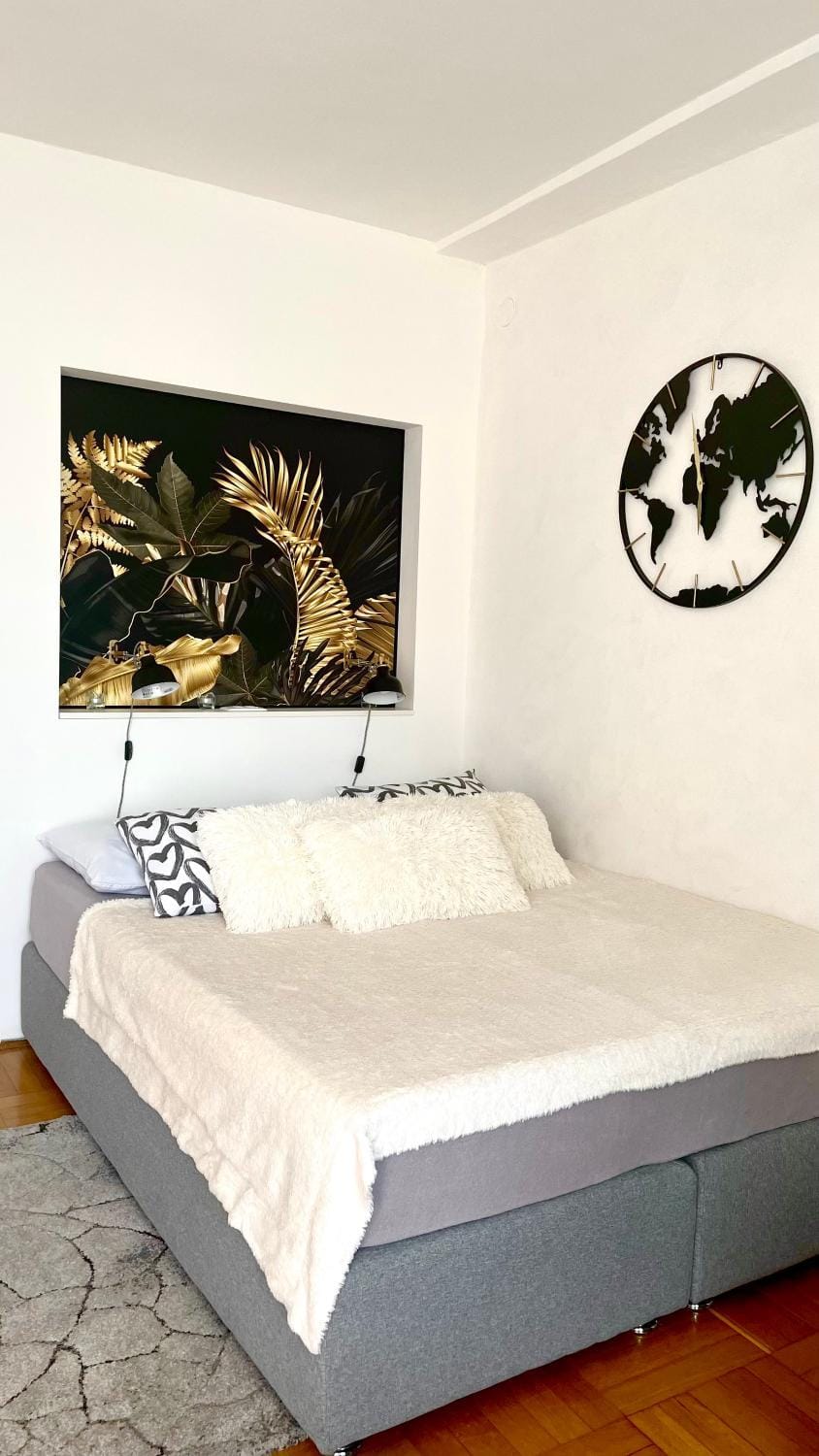 Bed, Bedroom
