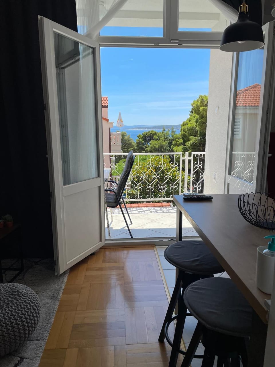 View (from property/room), Balcony/Terrace, Dining area, Sea view