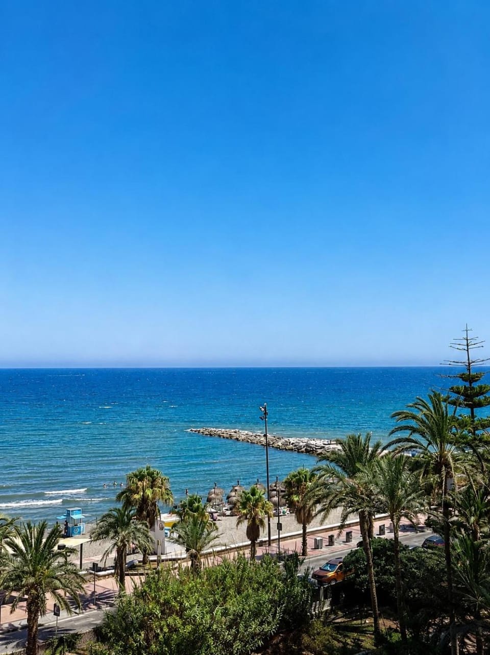 Beachfront Heaven Apartment - Carvajal Beach Apartment in Fuengirola