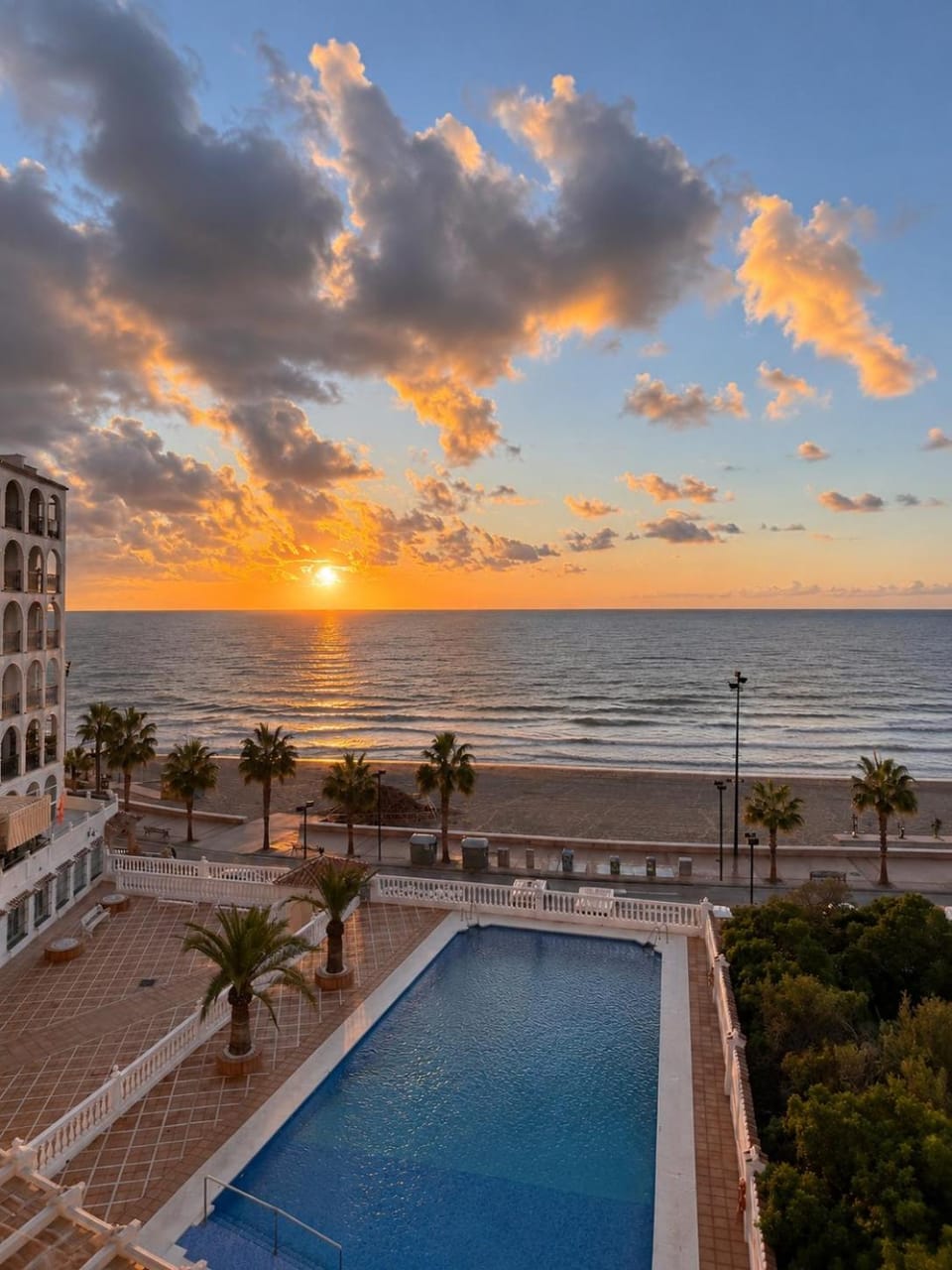 Beachfront Heaven Apartment - Carvajal Beach Apartment in Fuengirola