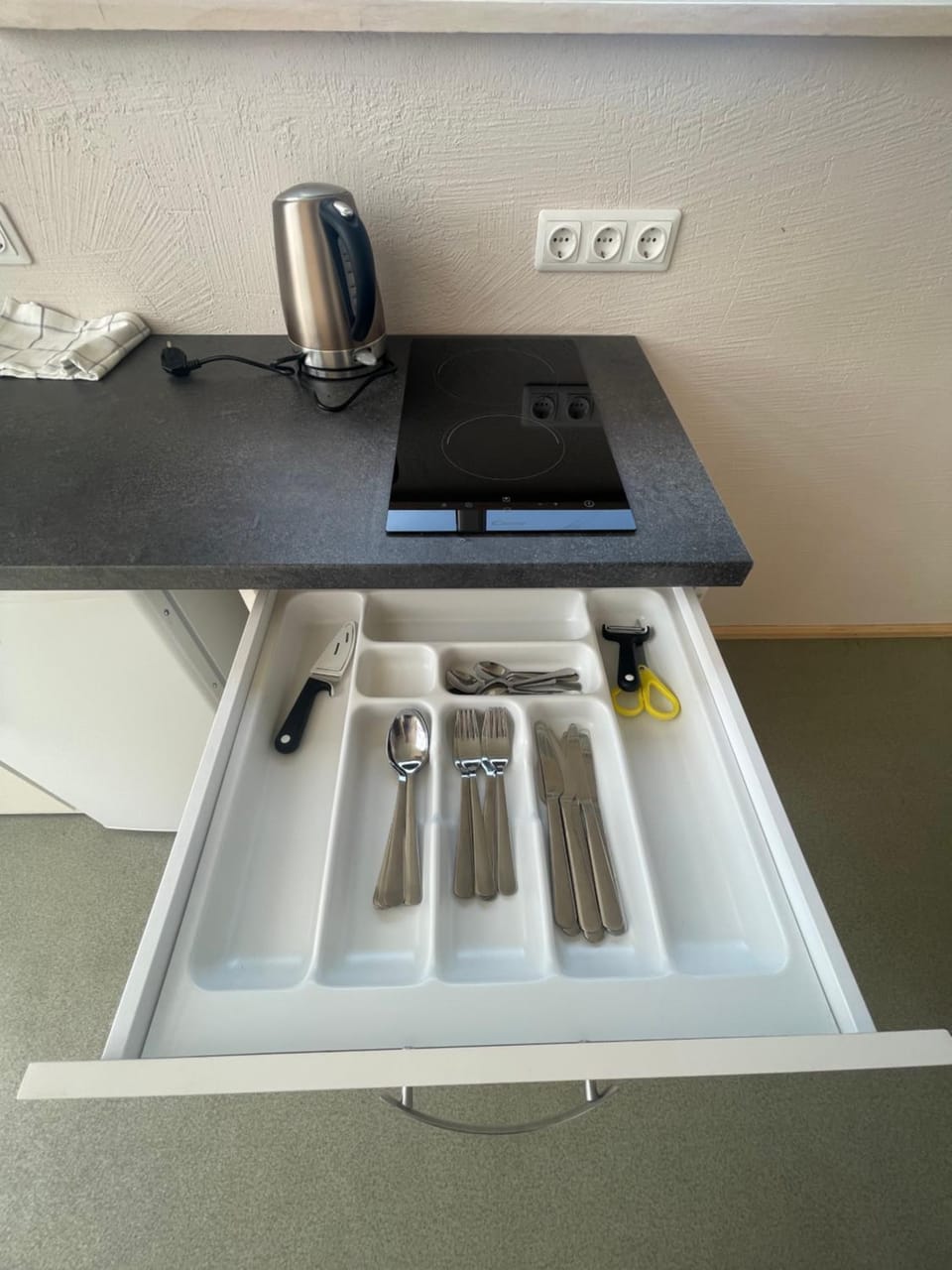 Kitchen or kitchenette
