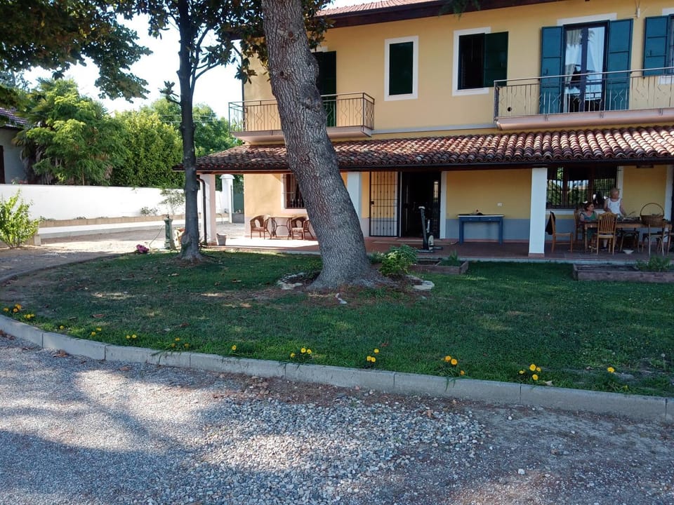 Property building, Facade/entrance, Garden