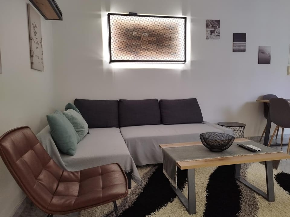 Oreon Suites - 'Ophelia' Apartment in Nafplion