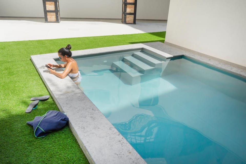 Swimming pool