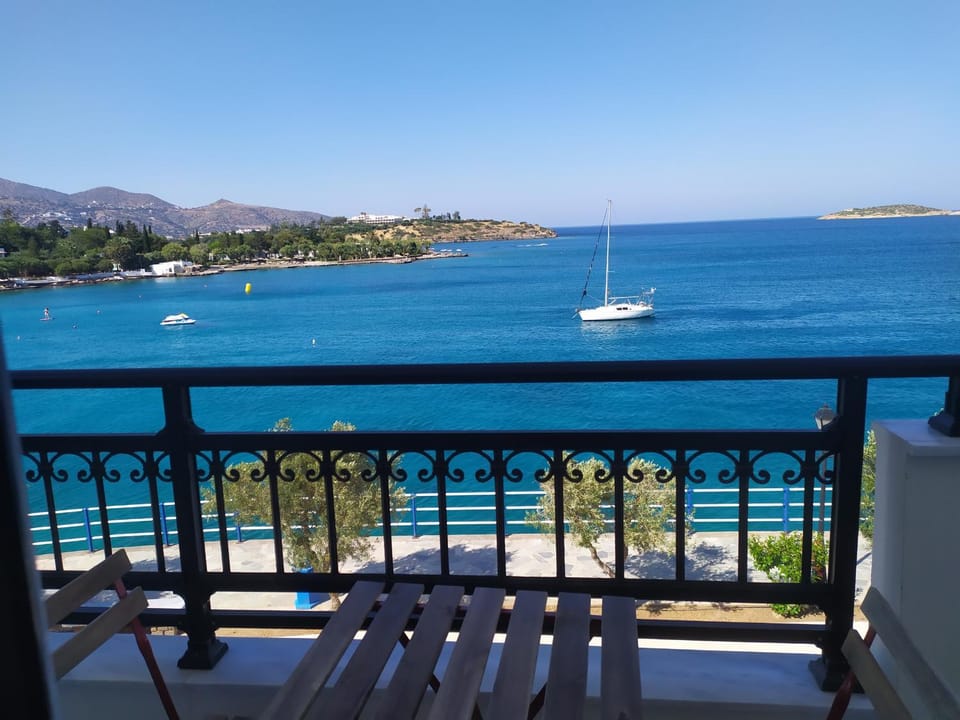 Property building, Balcony/Terrace, Sea view