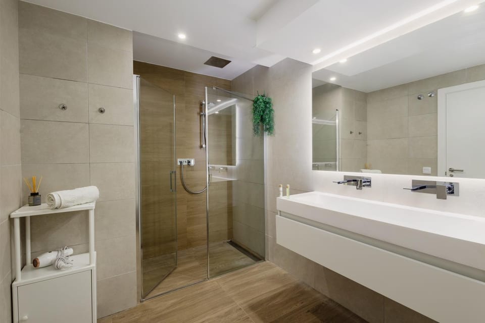 Shower, Bathroom, towels