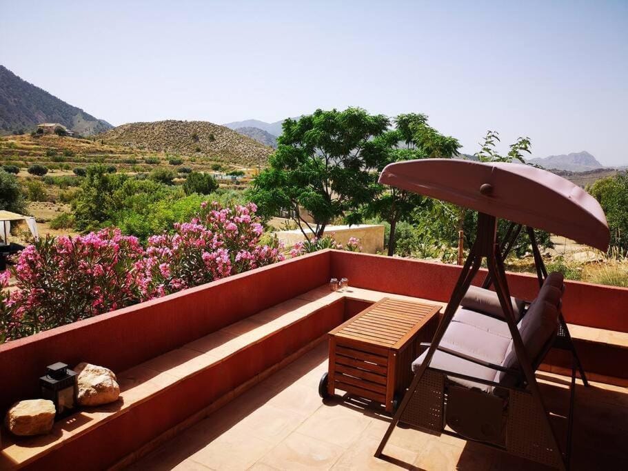 Balcony/Terrace, Mountain view