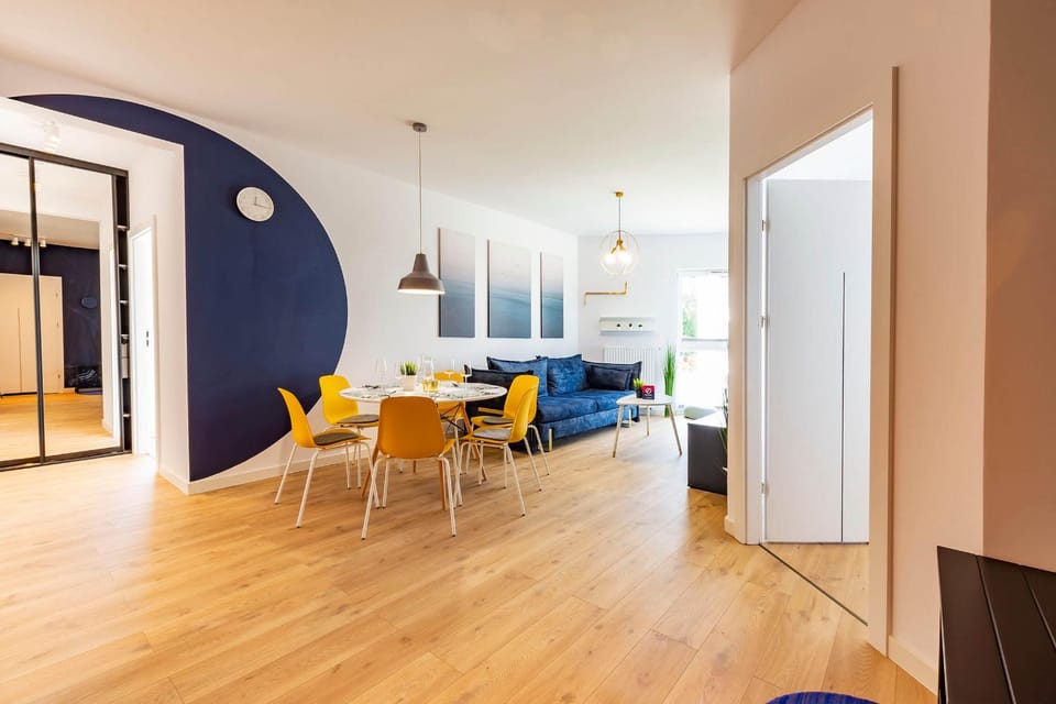 Living room, Seating area, Dining area