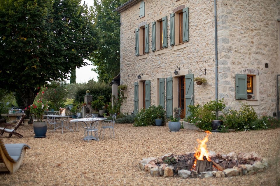 Property building, Spring, Day, BBQ facilities, Garden, Garden view