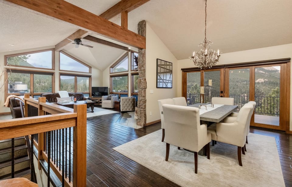 Living room, Dining area