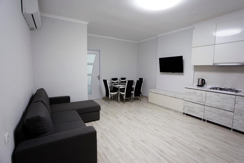 Communal lounge/ TV room, TV and multimedia, Kitchen or kitchenette, Living room, Dining area