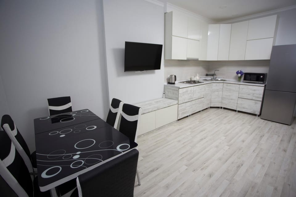 Communal lounge/ TV room, TV and multimedia, Kitchen or kitchenette, Dining area