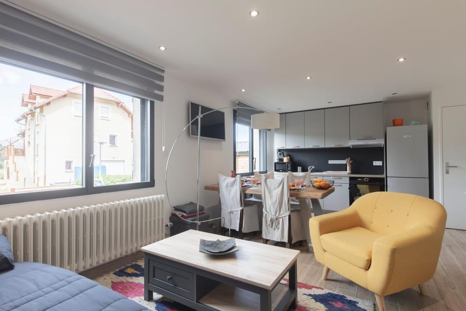 Kitchen or kitchenette, Living room, Dining area