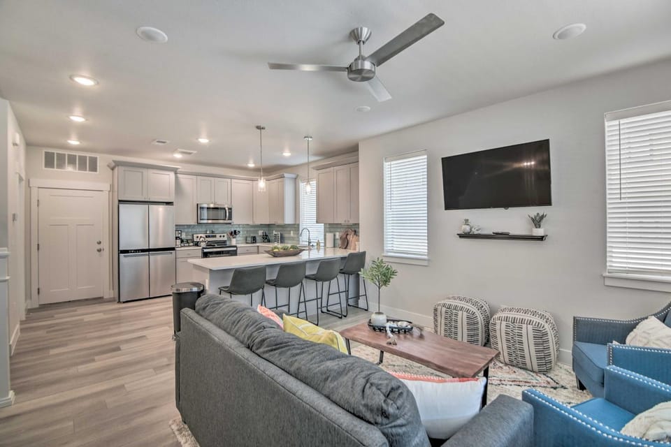 Gorgeous Greeley Getaway - Close to Parks! House in Greeley