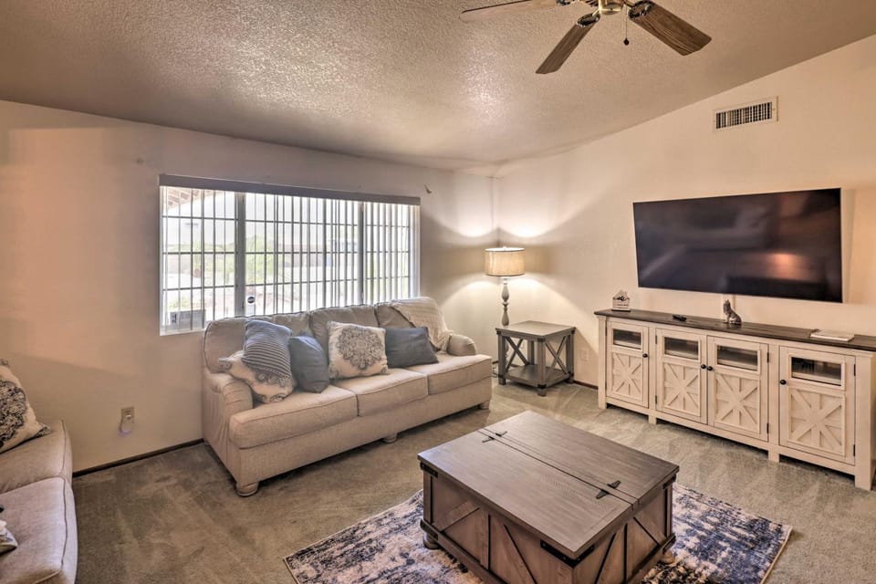 4 Mi to Lake Havasu: Luxe Home w/ Outdoor Oasis House in Lake Havasu City