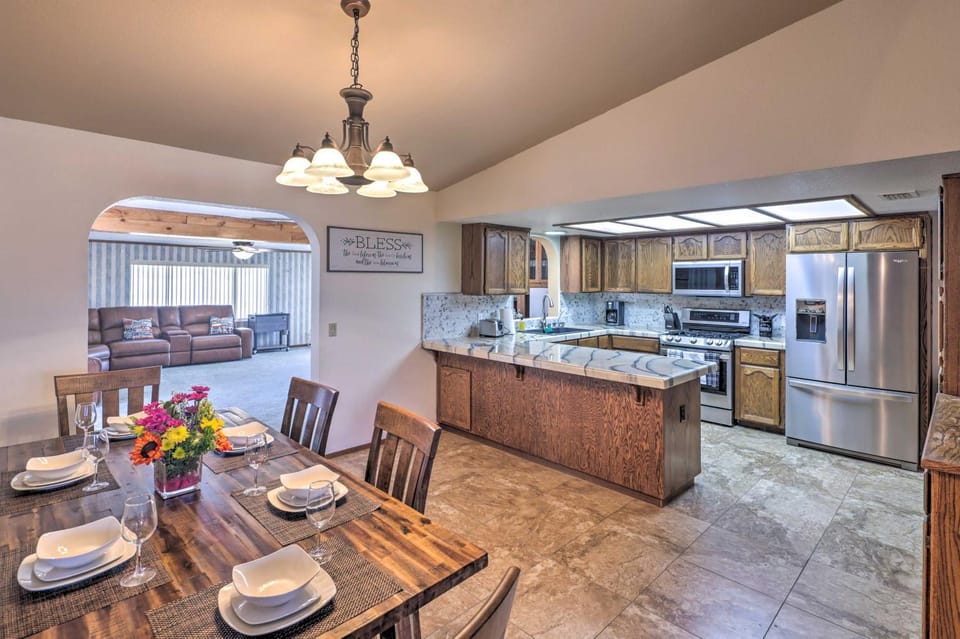 4 Mi to Lake Havasu: Luxe Home w/ Outdoor Oasis House in Lake Havasu City