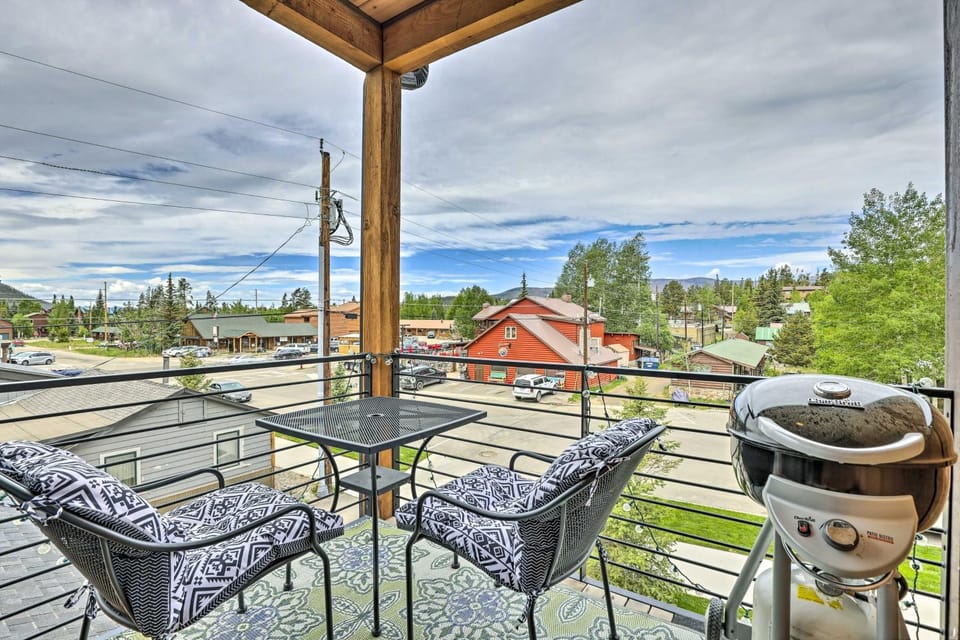 Grand Lake Condo w/ Balcony & Mountain Views House in Grand Lake