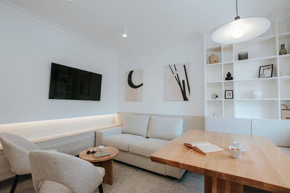 TV and multimedia, Living room, Seating area