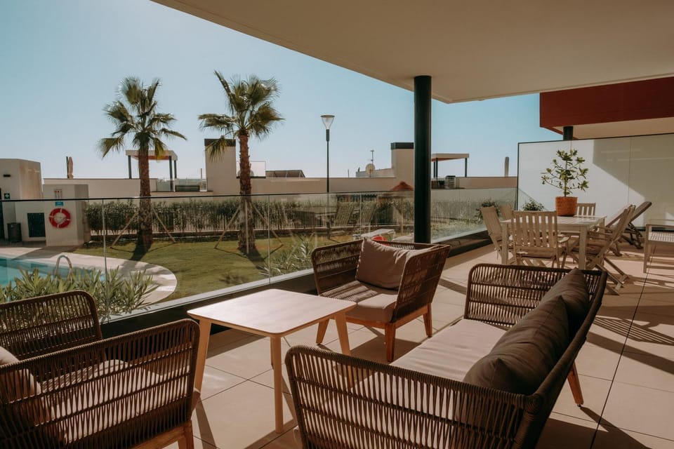 Balcony/Terrace, Seating area, Pool view, Swimming pool, sunbed