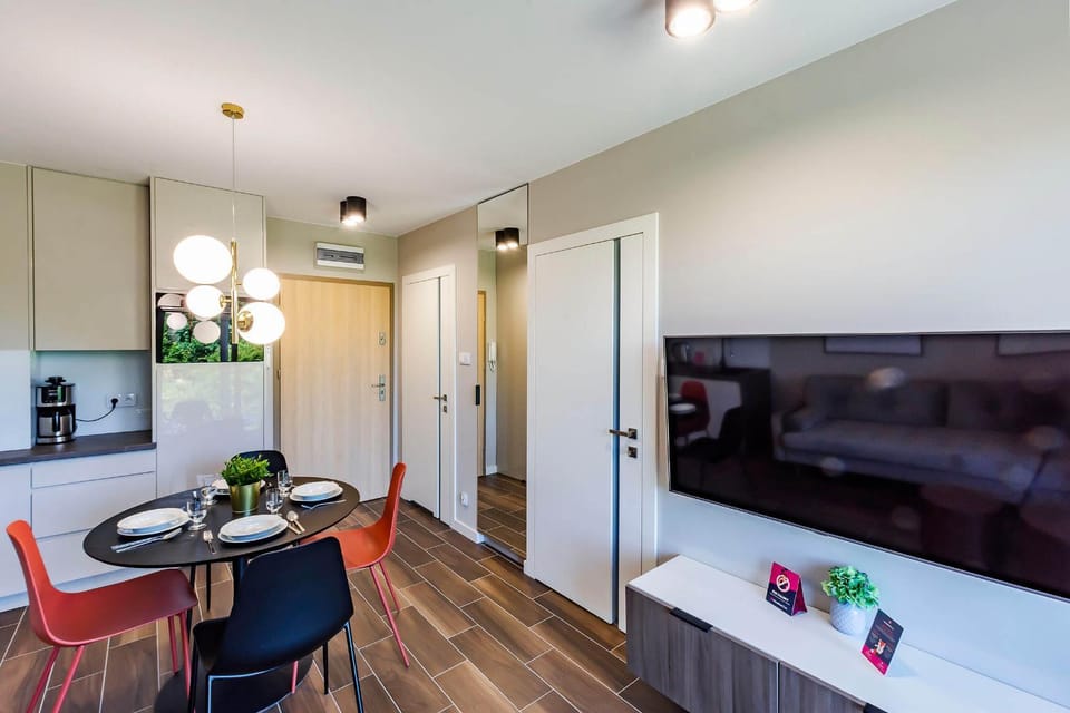 TV and multimedia, Living room, Dining area