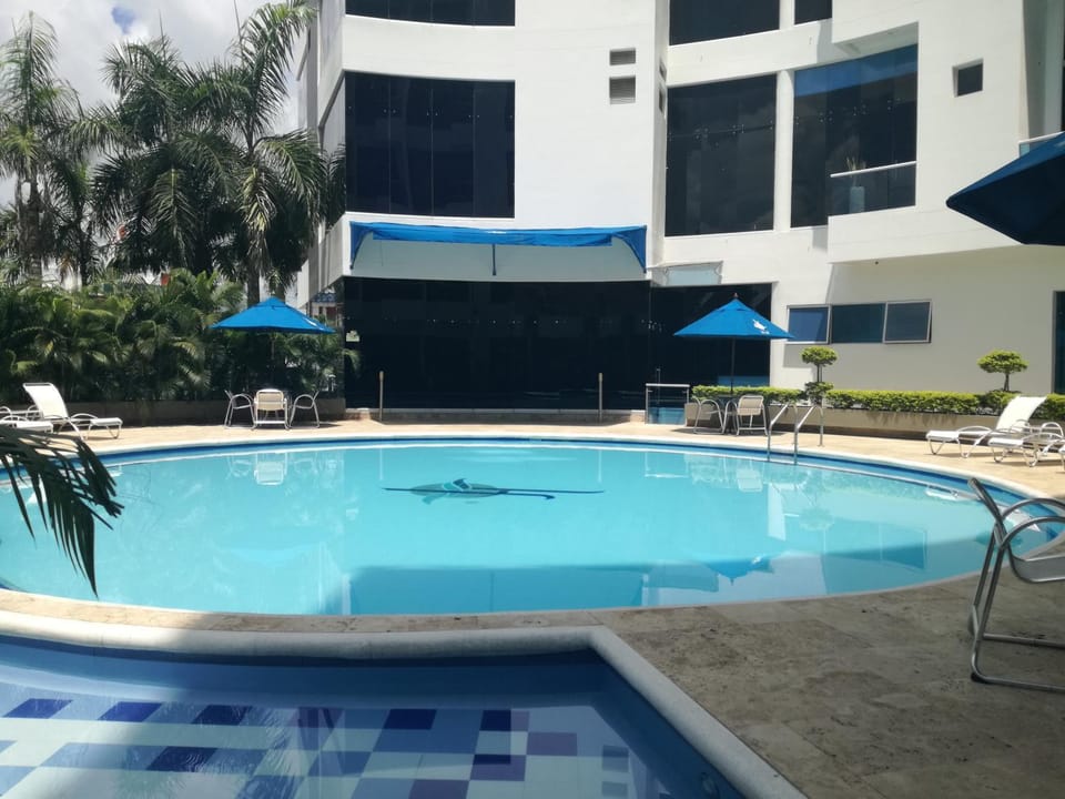 Property building, Day, Pool view, Swimming pool